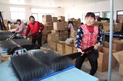 梁山縣“扶貧微工廠”產(chǎn)品揚(yáng)帆出海，創(chuàng)新廣告設(shè)計(jì)打開國(guó)際銷路